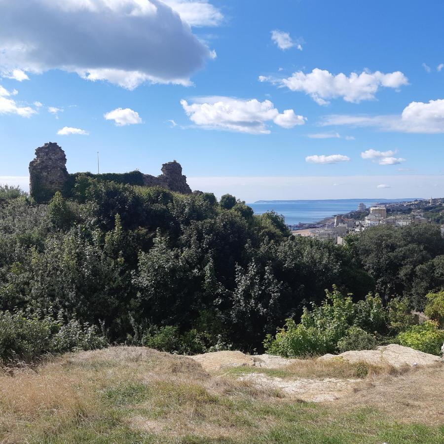 West Hill Retreat Seaview Balcony Chic Loft Studio & Free Parking Hastings Kültér fotó