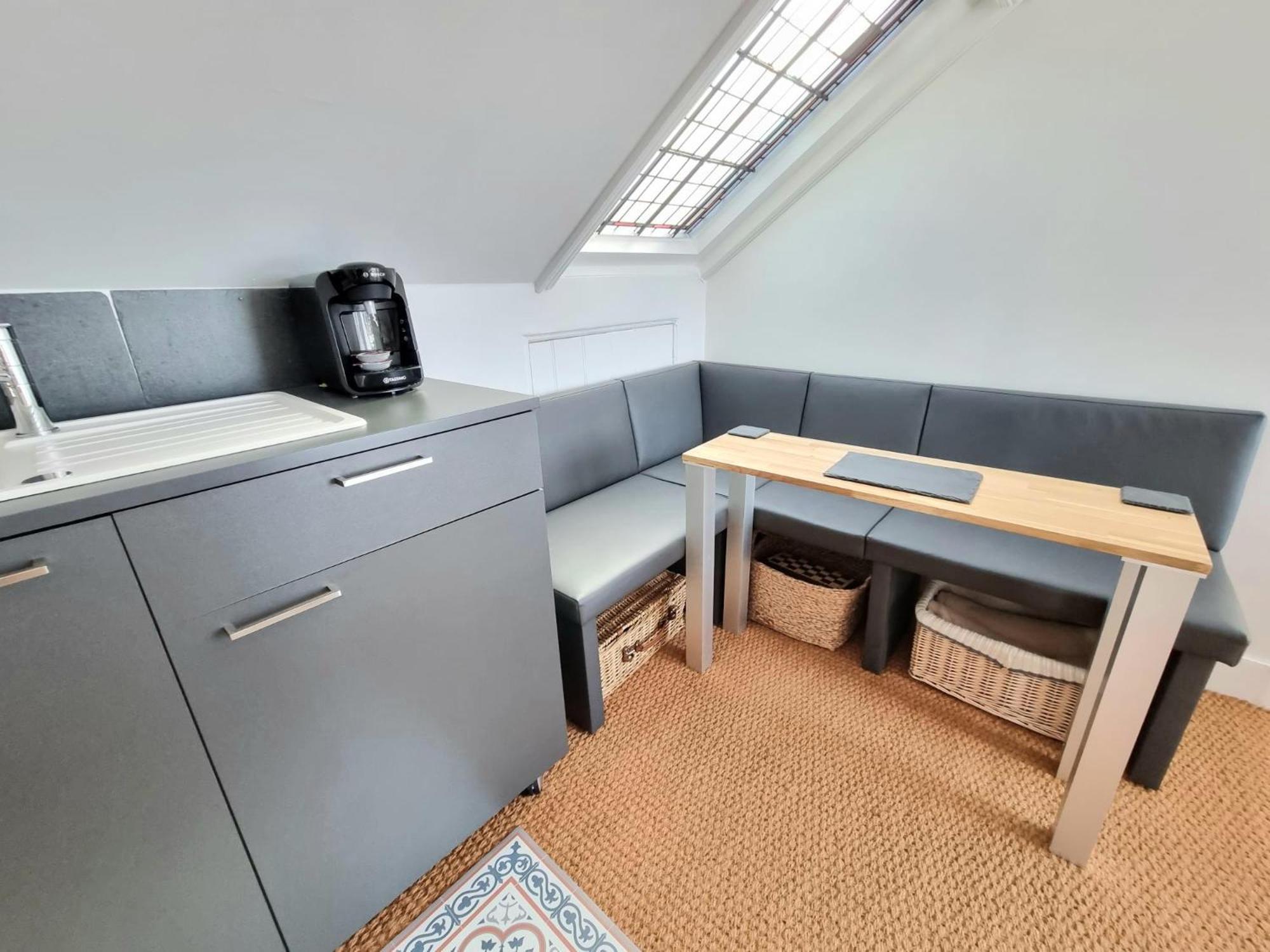 West Hill Retreat Seaview Balcony Chic Loft Studio & Free Parking Hastings Kültér fotó